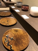 【ことしるべ美術クラブ スタッフおススメのアートスポット!vol.97】生活あーと空間 ぱるあーと  ARTS & CRAFTS 三人展 ―工芸と空間―  加藤丈尋(陶)・服部一齋(漆)・慶野ことり(陶)